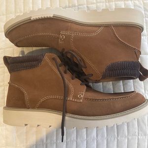 Brown Clark’s boots